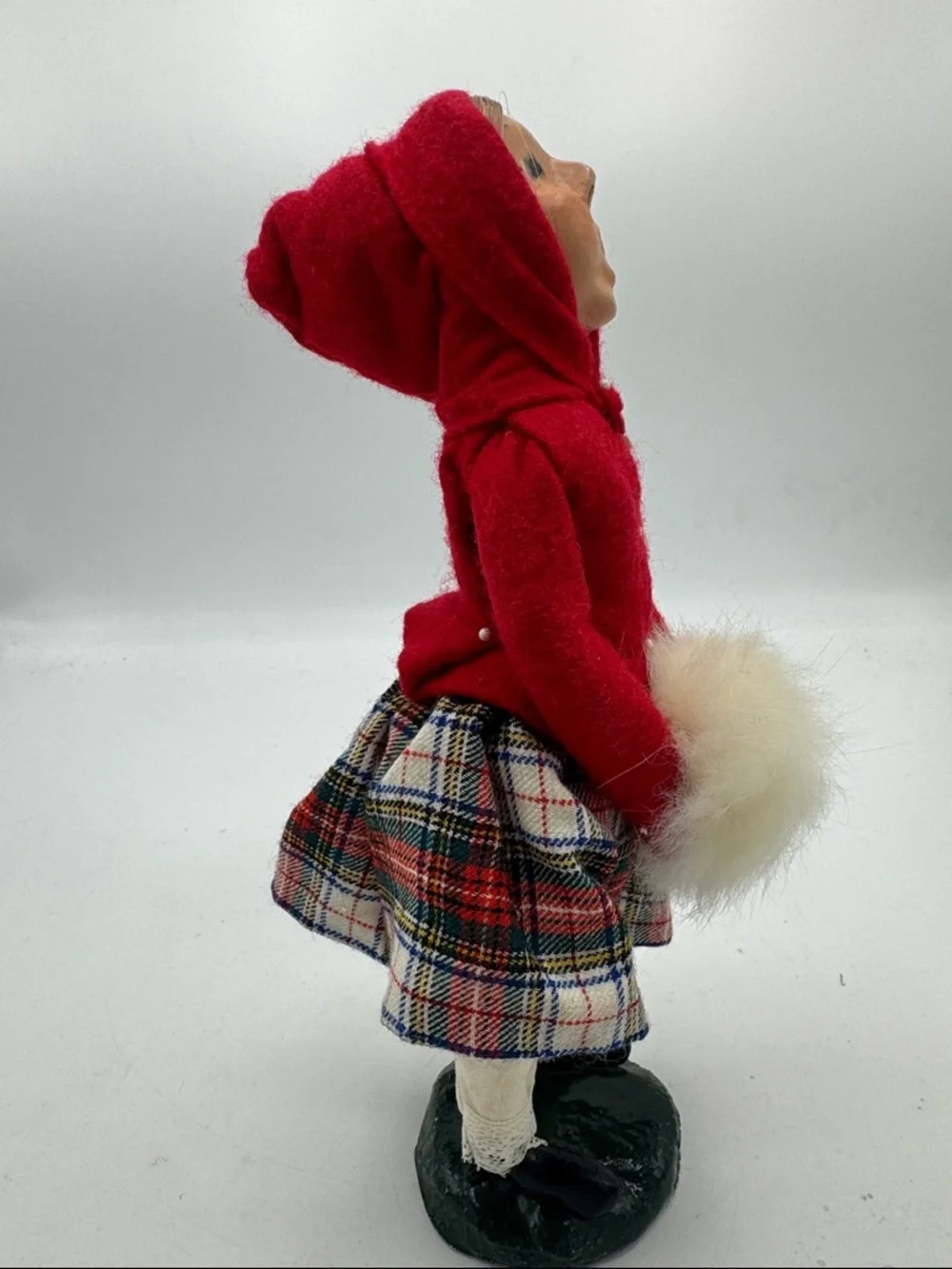 Byers choice Victorian Caroler Girl